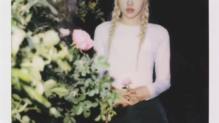 عکس‌های پولاروید از رزی برای مجله هارپرز بازار~