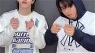 آپدیت تیک_تاک استری کیدز(بنگ چان و هان)^فقط گیج بودن چان آخر ویدیو^