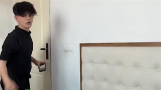 موقعیت:صداهایی که داداش کوچیکم کل روز از خودش در میاره