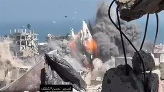 تصویری هولناک از لحظه بمباران اردوگاه الشاطئ در غزه توسط جنگنده‌های رژیم صهیونیستی