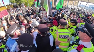 درگیری پلیس اسکاتلندیارد با حامیان حماس !!