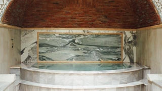 تور گرجستان» بازدید و تجربه استفاده از حمام های گوگردی تفلیس