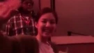 بیاد بیارید وقتی یه فن به جنی گفت خیلی  زیبایی و جنی در جوابش گفت تو زیباتری:)