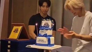 پسرا تولد گرفتن باهم (جوپ هم بوده)