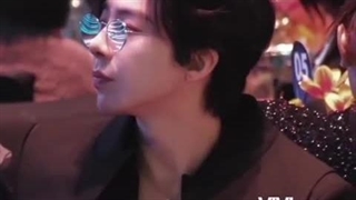 لیو یونینگ:)