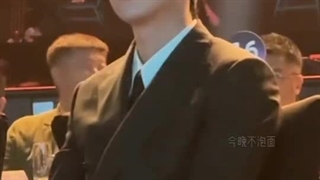 دیلان وانگ ( تقدیمی به یکی از اعضای کانال که دوسش داره( رازه )