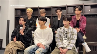 مصاحبه AP...انهایپن اسرار صحنه و لحظات پشت صحنه را به اشتراک می‌گذارد+زیرنویس فارسی