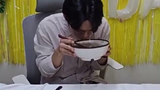 وقتی انقدر غذا رو دوست داری که به رقص میوفتی