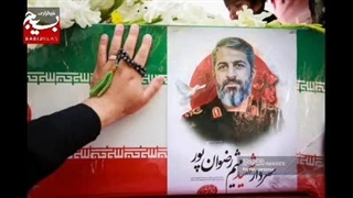 بدرقه فرزندان شهید میثم رضوان‌پور به مدرسه در خمینی‌شهر اصفهان