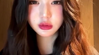 قشنگم نمیدونم چی میگه عررر