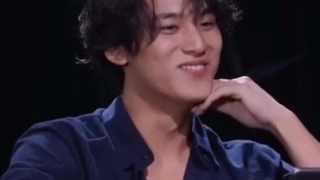 سایه‌ی شماره‌ی ۷ ' کپشن ؟ '