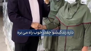 بوسه مهمان برنامه مذهبی صداوسیما بر دستان یک زن!