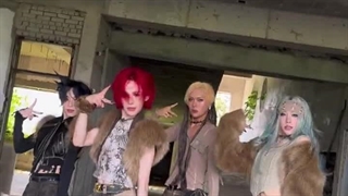 تیکه ای از آهنگ RIZZ از Xlov تایتل آلبوم جدیدشون UXLXVE