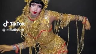 اپدیت تیک تاک بانوو لیسا با استایلش برای هالویین جیغغغغ