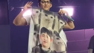 سونگچول جون خودش هم فهمیده شبیه این گربه هست:خنده::خنده