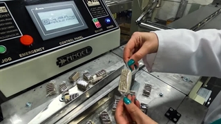 چرا دستگاه بسته بندی ویفر پیروزپک انتخاب تولیدکنندگان حرفه‌ای است؟