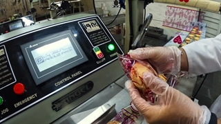 چرا دستگاه بسته بندی شیرینی نارگیلی پیروزپک، انتخاب حرفه‌ای‌هاست؟