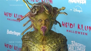 گریم خیره کننده هایدی کلوم در نقش مدوسا برای هالووین