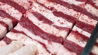 کبابی جگرکی ساطور در تهران با دنده کباب کرمانشاهی