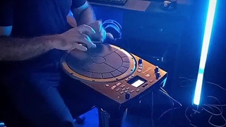 تمبک نوازی توسط حسن مهدوی با پرکاشن هندسونیک