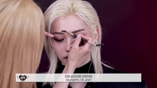 میکاپ کردن فلیکس عضو استری کیدز به سبک فانتزی