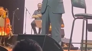 ژوله به همراه دخترش گندم در کنسرت مهران مدیری در دبی