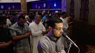 تلاوت زیبای امام مصری با صدای لطیف - إمام مصری یفاجئ المصلین بصوت حنون یبحر بهم فى بحر النغم والخشوع (وَکَذَٰلِکَ أَخْذُ رَبِّکَ