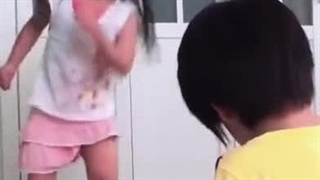 آپدیت تیک تاک مامان چیکیتا:کنی به دنس از بچگی علاقه داشته