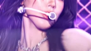 "هیچکی نیستت؟؟.."