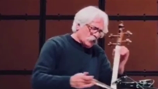 استاد کیهان کلهر ملودی خراسانی 'ببار ای بارون ببار' پس از سه دهه در ساندچک کنسرت، بیاد شجریان فقید و آلبوم شب سکوت کویر