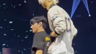 پرده بالا رفتو دیدم هست و نیست *-* :خنده: