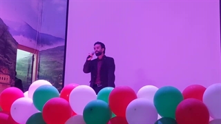 اجرای هاشم رمضانی آهنگ مادرم در جشن روز مادر