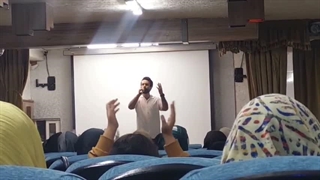 اجرای هاشم رمضانی آهنگ عزیز رضای دلها در جشن روز مادر