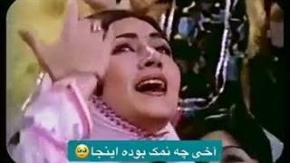 لیلا فروهر ۱۹ساله به همراه مادرش درنمایش عفریته ماچین نوروز سال۱۳۵۷