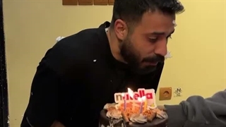 هر بار اینو میبینم جر میگیرم از خنده خنده: خنده: