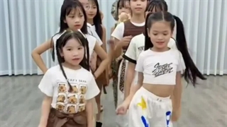 Dance cute girls 