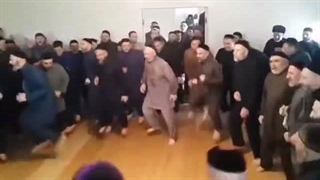 سلاممممممم....من دیشب بیمارستان بودمم اما الان بهترممم..جهت اطلاعات بیشتر به کپ مراجعه کنید