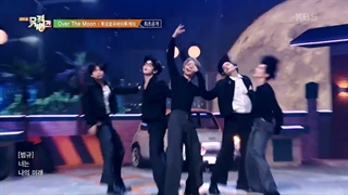 اجرا آهنگ Over The Moon از TXT در Music Bank