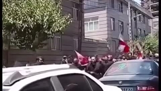 استقبال گرم از عراقچی با صداگذاری
