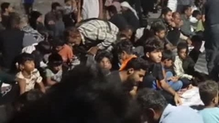 عاشوراطعام عزاداران حسینی در شب عاشورا- روستای شمزان جهاد- جنوب کرمان (۱۴۰۵/۰۴/۰۳)