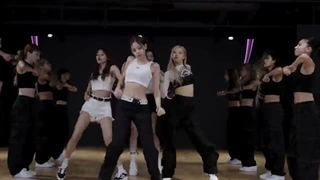 Dance performance pink venom  درخواستی