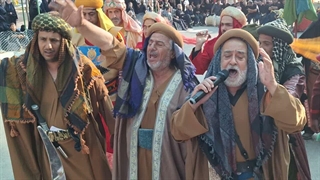 شبیه خوانی (16) ورود اسرا به کوفه . مجلس ابن زیاد ــ محرّم 1405 اخی جهان