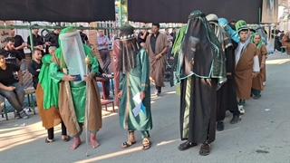 شبیه خوانی (18) ورود اسرا به کوفه . مجلس ابن زیاد ــ محرّم 1405 اخی جهان