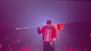 بعد از اینکه چان پرچم رو برداشت run it شروع شد^_^