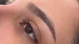 لیفت مژه و ابرو سالن زیبایی یونیک تهران