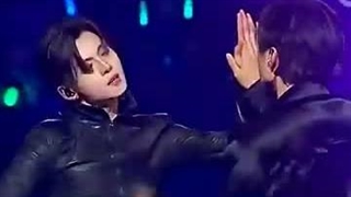 و مرگ من اجرای fake love آلفاهامون توی kcon la♡