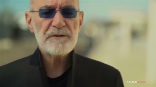 Siavash-Ghomayshi---Ashegh--Official-Video----سیاوش-قمیشی---عاشق-480p
