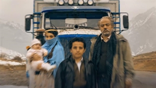 یک کامیون، یک مادر و کودک | فیلم " کامیون" کیفیت 4k