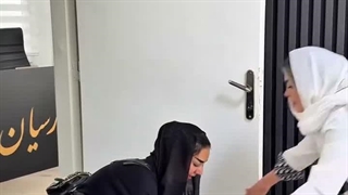 پرستار شبانه‌روزی در منزل یا خانه سالمندان؟ مقایسه هزینه + مزایا