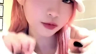 به نظرتون من احساسی اممم؟ دوستام بهم میگن زیاد از حد احساسی ام:/